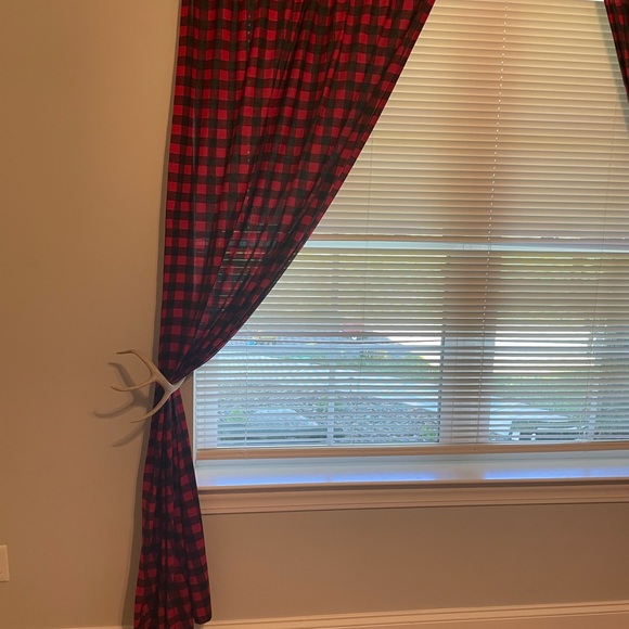 Handmade red plaid curtains - Picture 2 of 3